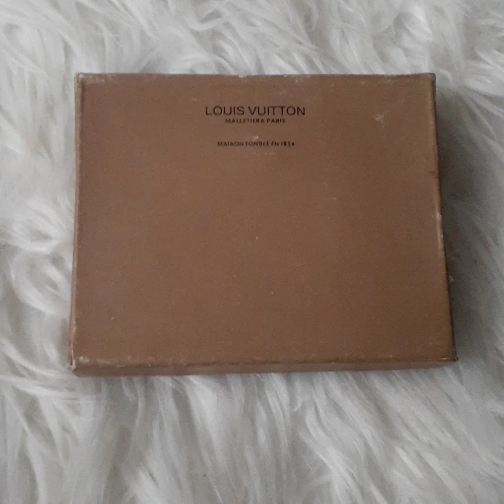 Louis Vuitton Iconic Brown Monogram Wallet w/Box & Dust Bag - Picture 8 of 15